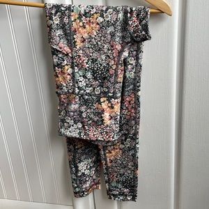 AE floral pocket leggings